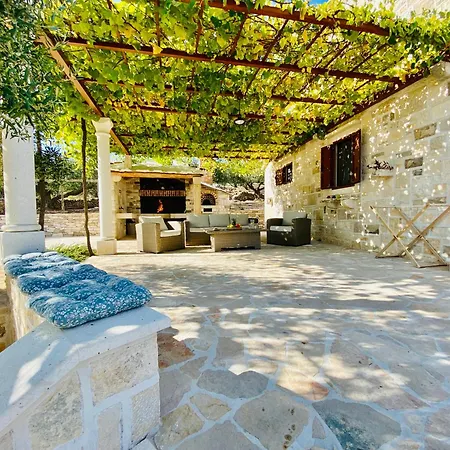 Unique In Olive Field With Salted Swimming Pool-villa Frida Villa *