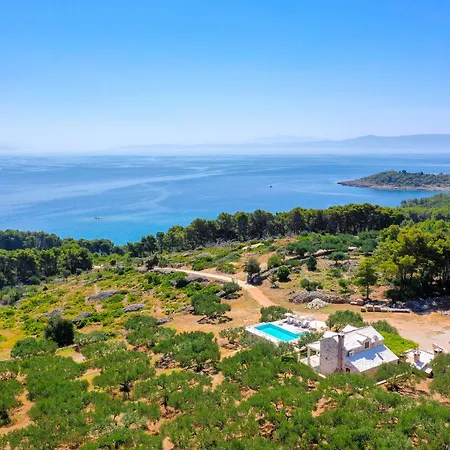 Unique In Olive Field With Salted Swimming Pool-villa Frida ヴィラ *