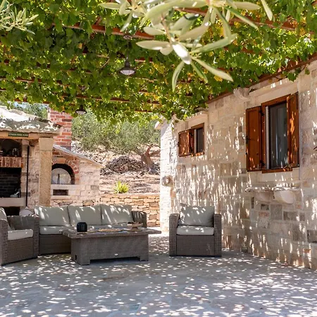 Unique In Olive Field With Salted Swimming Pool-villa Frida